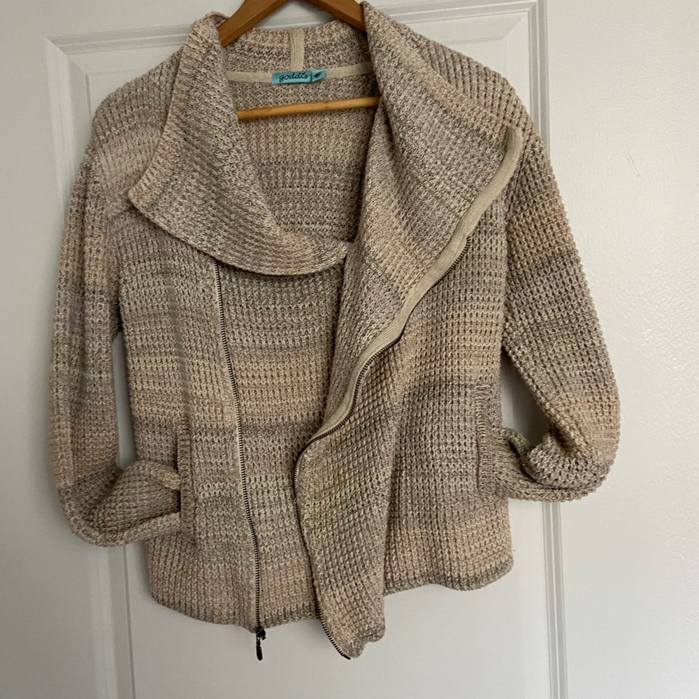 Goddis neutral tone sweater size: S/M